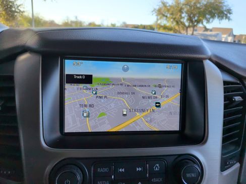 Used 2015 GMC Yukon Denali w/ Premium Package image 16