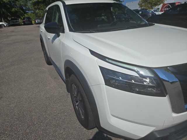 Certified 2024 Nissan Pathfinder S AWD/4WD image 7