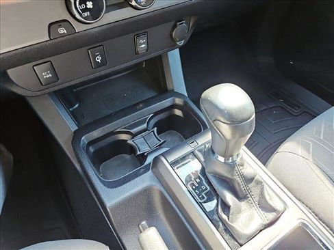 Used 2016 Toyota Tacoma TRD Sport w/ Towing Package image 12