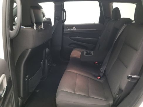 Used 2021 Jeep Grand Cherokee Laredo image 18