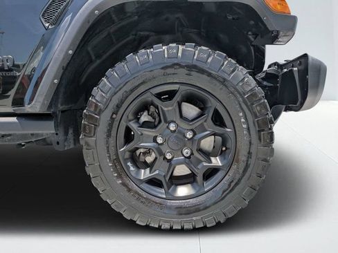 Used 2023 Jeep Gladiator Overland AWD/4WD image 10