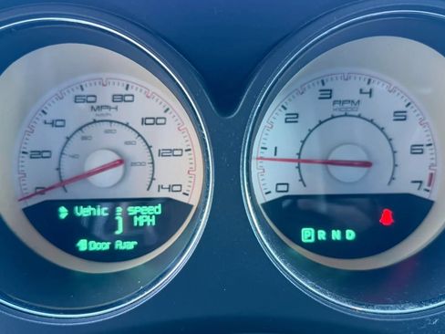 Used 2012 Dodge Challenger SXT RWD image 15