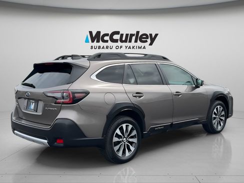 Used 2023 Subaru Outback Limited image 5