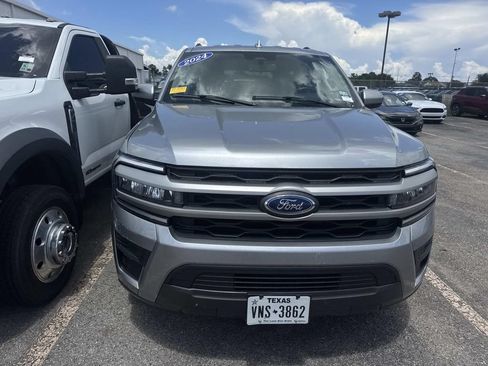 Used 2024 Ford Expedition XLT RWD image 14