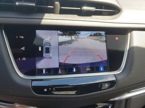 Used 2023 Cadillac XT5 Premium Luxury w/ Technology Package AWD/4WD image 19