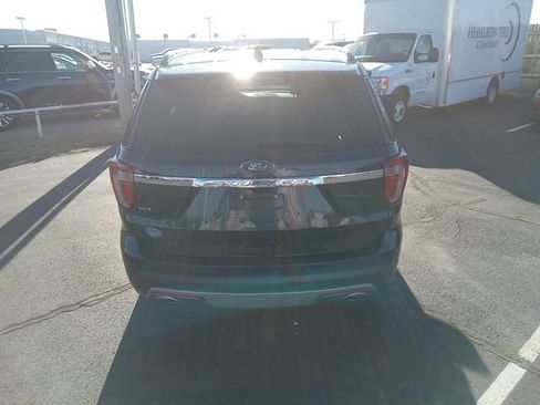 Used 2017 Ford Explorer XLT w/ Equipment Group 202A image 6