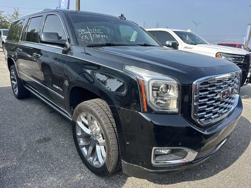 Used 2018 GMC Yukon XL Denali w/ Open Road Package RWD image 9