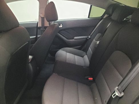 Used 2017 Kia Forte LX image 18