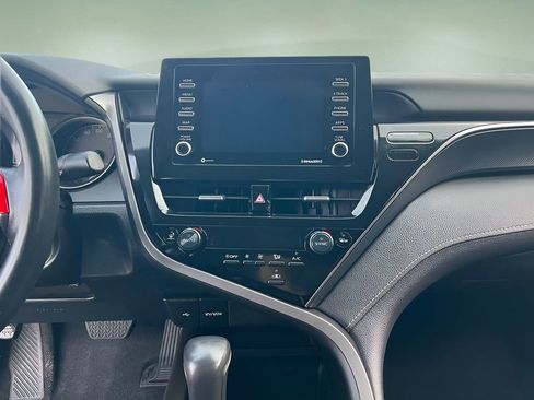 Used 2023 Toyota Camry SE image 20