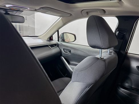 Certified 2023 Toyota Corolla Cross LE w/ Moonroof Package image 20