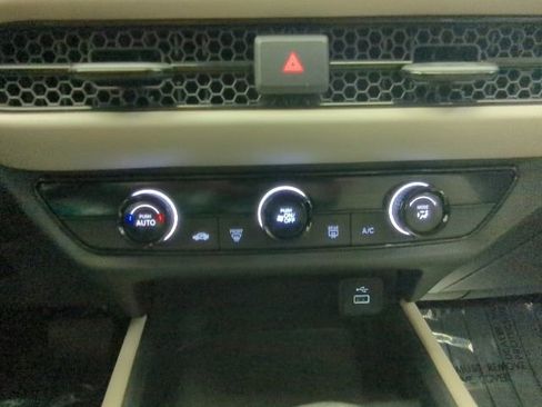 Used 2023 Honda HR-V LX image 17