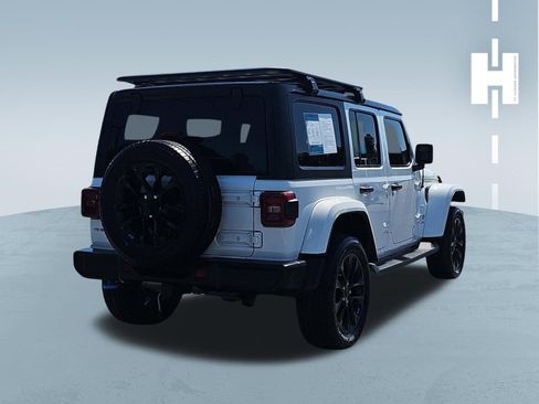Used 2022 Jeep Wrangler Unlimited Sahara w/ Cold Weather Group AWD/4WD image 4