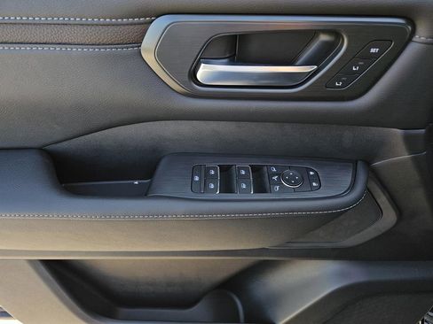 New 2026 Nissan Armada SL image 14