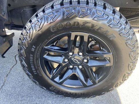 Certified 2023 Chevrolet Silverado 1500 LT Trail Boss image 9
