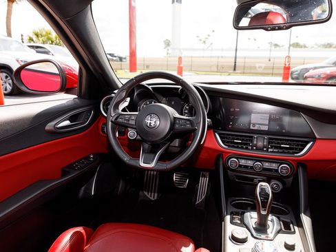 Used 2021 Alfa Romeo Giulia Ti Sport AWD/4WD image 17