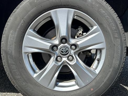 Certified 2025 Toyota RAV4 XLE w/ Convenience Package AWD/4WD image 28