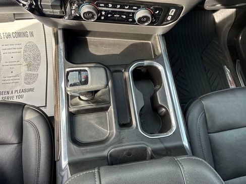 Used 2024 Chevrolet Silverado 1500 LT Trail Boss w/ LT Trail Boss Premium Package AWD/4WD image 15