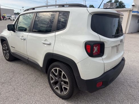 Used 2015 Jeep Renegade Latitude FWD image 5