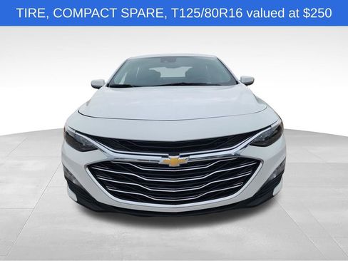 Used 2024 Chevrolet Malibu LT FWD image 2