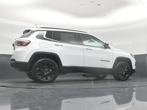 New 2026 Jeep Compass Latitude AWD/4WD image 45