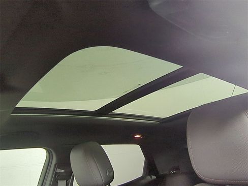 Certified 2021 Chevrolet TrailBlazer RS w/ Sun and Liftgate Package image 19