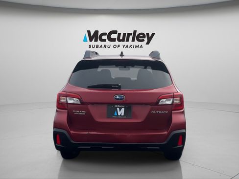 Used 2018 Subaru Outback 2.5i Premium image 4