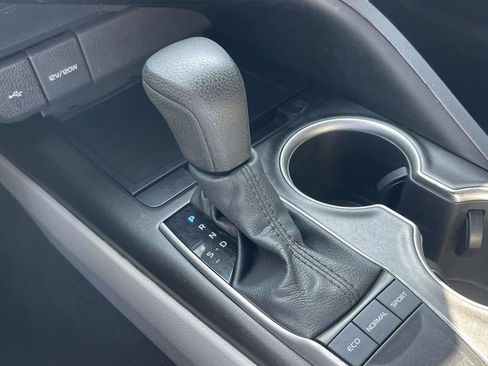 Used 2022 Toyota Camry LE FWD image 33