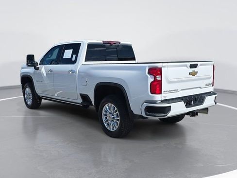 Used 2023 Chevrolet Silverado 2500 High Country w/ Z71 Off-Road Package image 5
