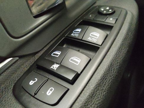 Used 2021 RAM 1500 Classic SLT AWD/4WD image 27