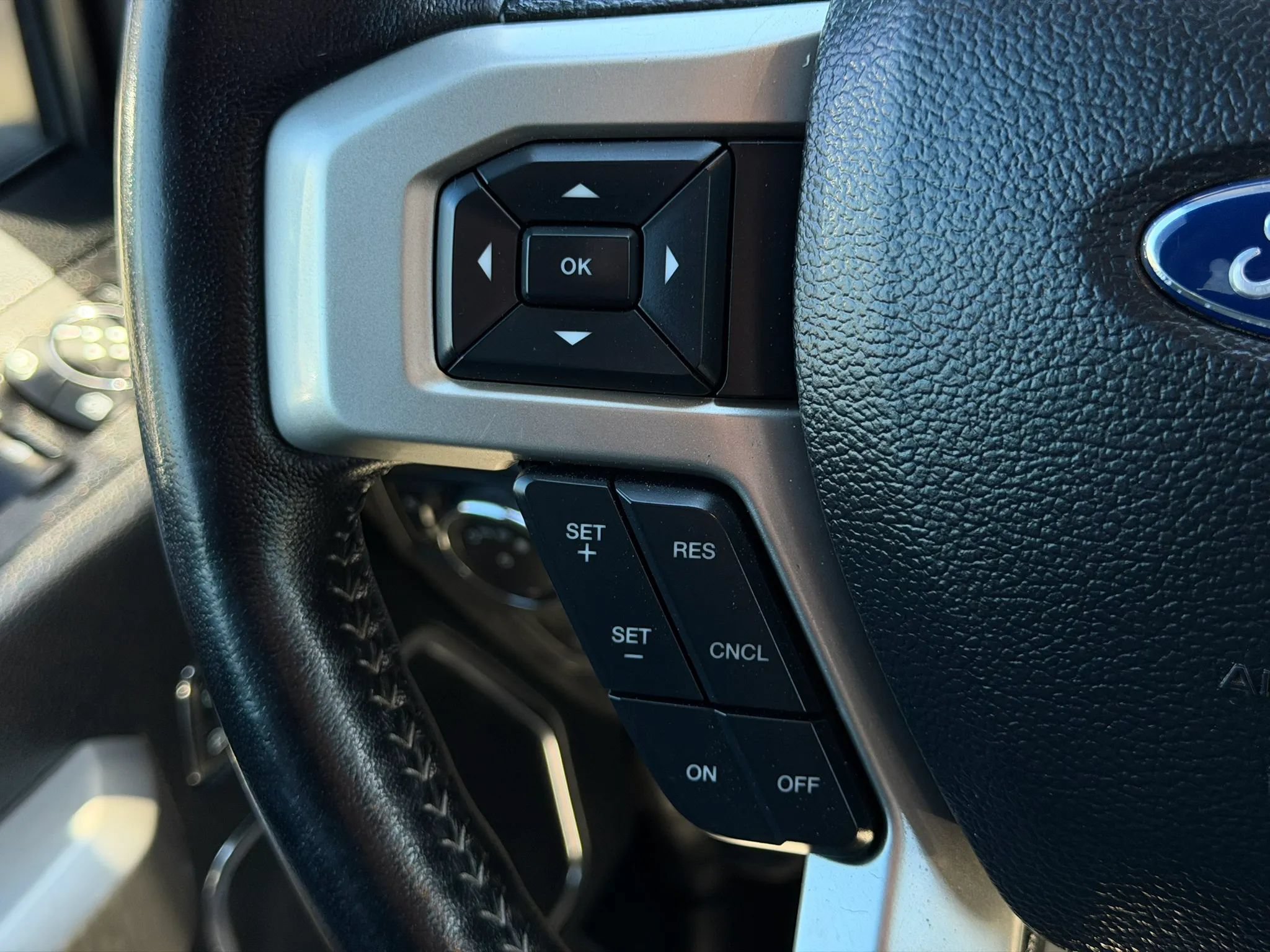 Used 2021 Ford F250 Lariat w/ Tremor Off-Road Package AWD/4WD image 30