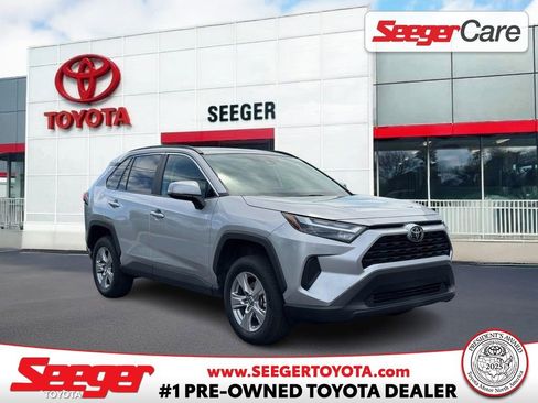 Used 2025 Toyota RAV4 XLE AWD/4WD image 1