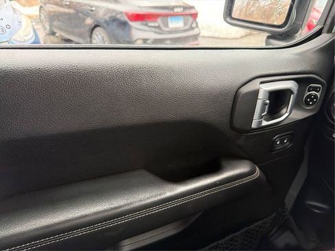 Used 2020 Jeep Gladiator Overland image 21