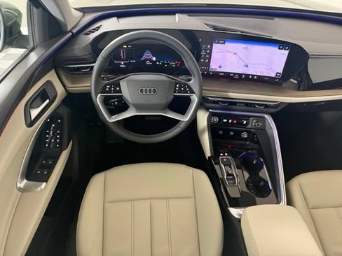 Certified 2025 Audi Q5 Premium w/ Convenience Package AWD/4WD image 12