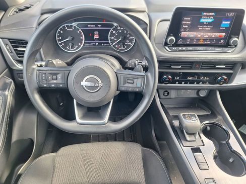 Used 2024 Nissan Rogue SV image 19