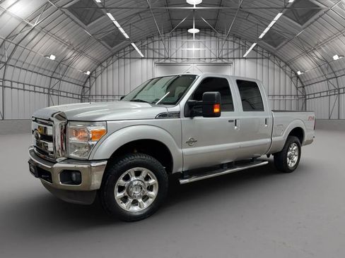 Used 2016 Ford F250 Lariat w/ Lariat Ultimate Package image 2