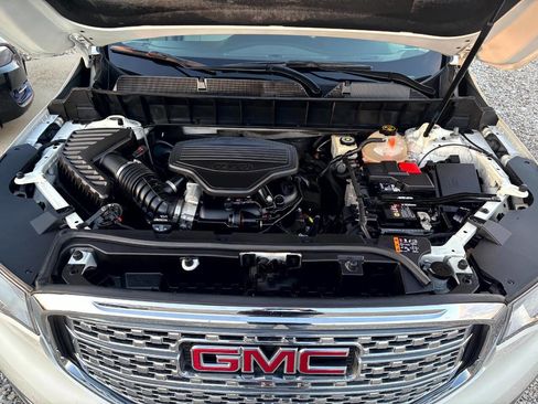 Used 2018 GMC Acadia Denali w/ Technology Package image 14