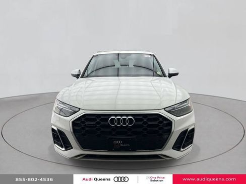 Used 2023 Audi Q5 2.0T Premium w/ Convenience Package AWD/4WD image 2