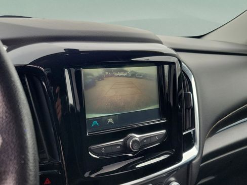 Used 2019 Chevrolet Traverse LS image 17