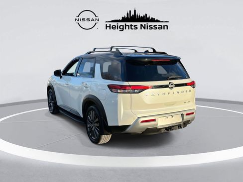 Used 2024 Nissan Pathfinder SL w/ SL Premium Package image 7