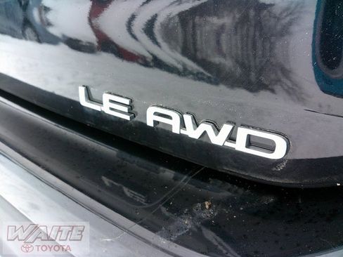 Certified 2022 Toyota Highlander LE image 9