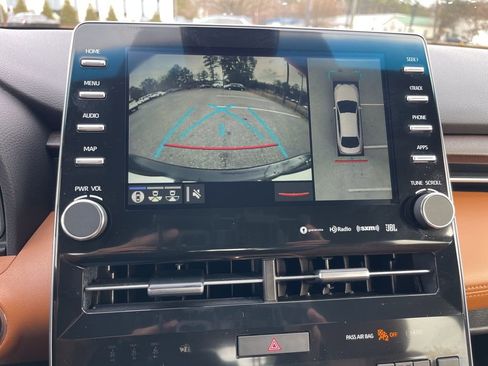 Used 2019 Toyota Avalon Limited image 11