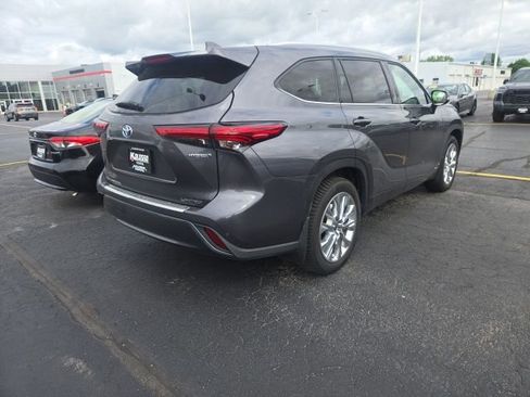 Used 2022 Toyota Highlander Limited AWD/4WD image 6