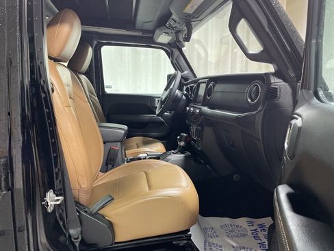 Used 2023 Jeep Wrangler Unlimited Sahara image 12