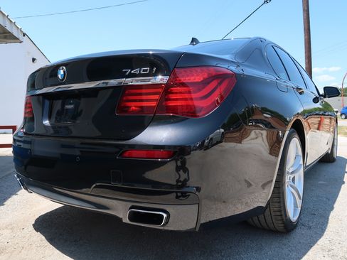 Used 2015 BMW 740i RWD image 8