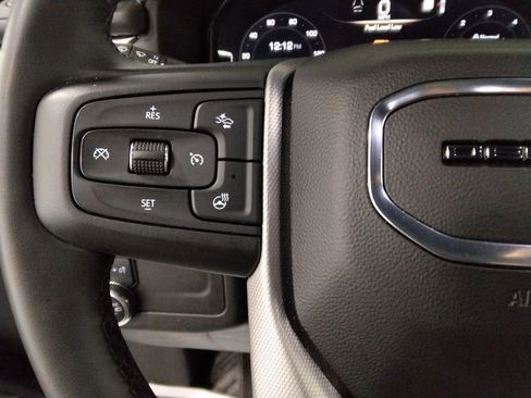 Used 2023 GMC Yukon XL Denali image 13