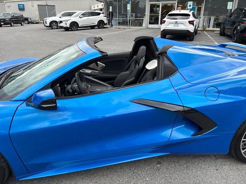 Used 2024 Chevrolet Corvette Stingray Premium Conv w/ Z51 Performance Package RWD image 11