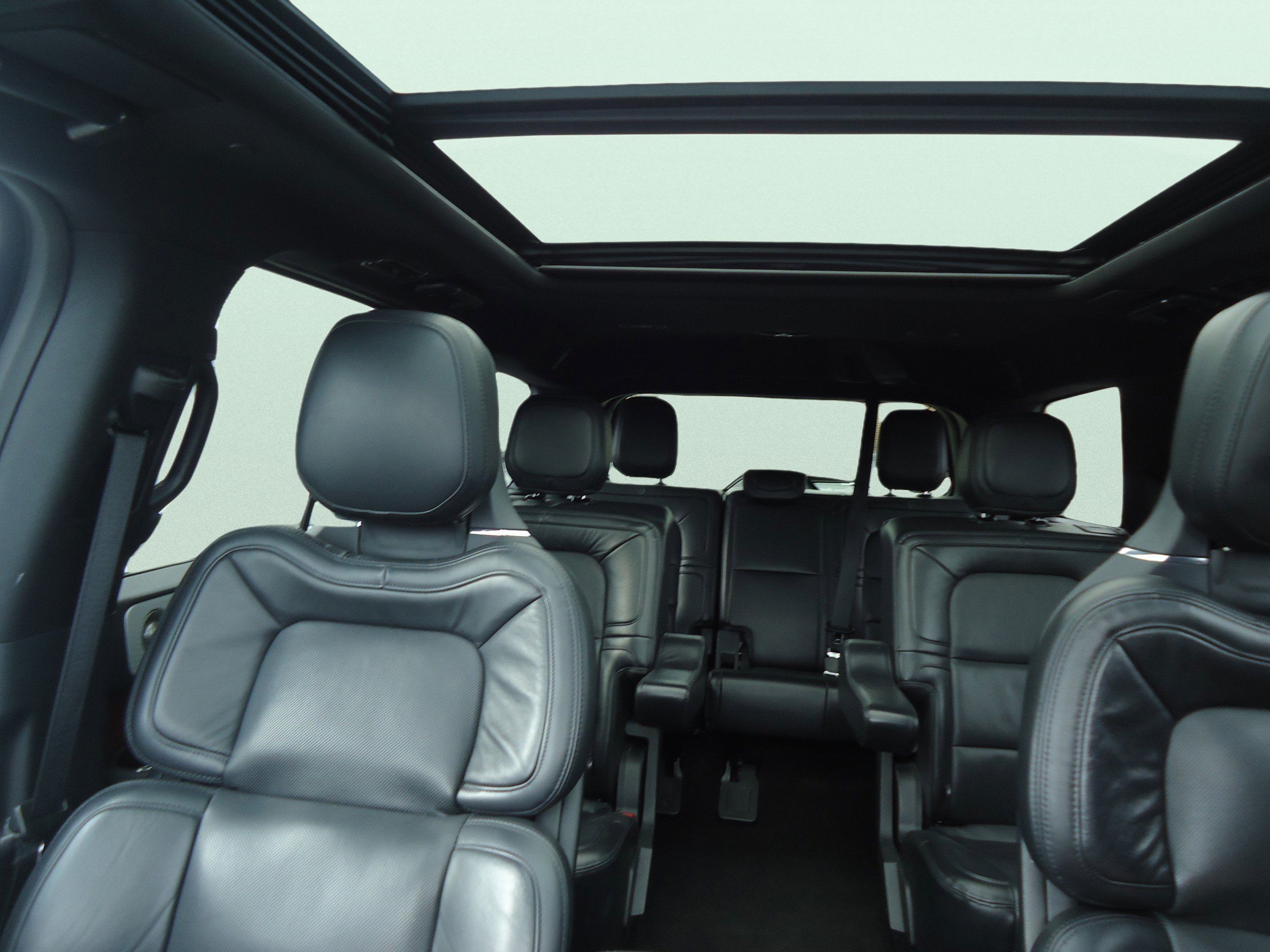 Used 2023 Lincoln Navigator Reserve AWD/4WD image 38