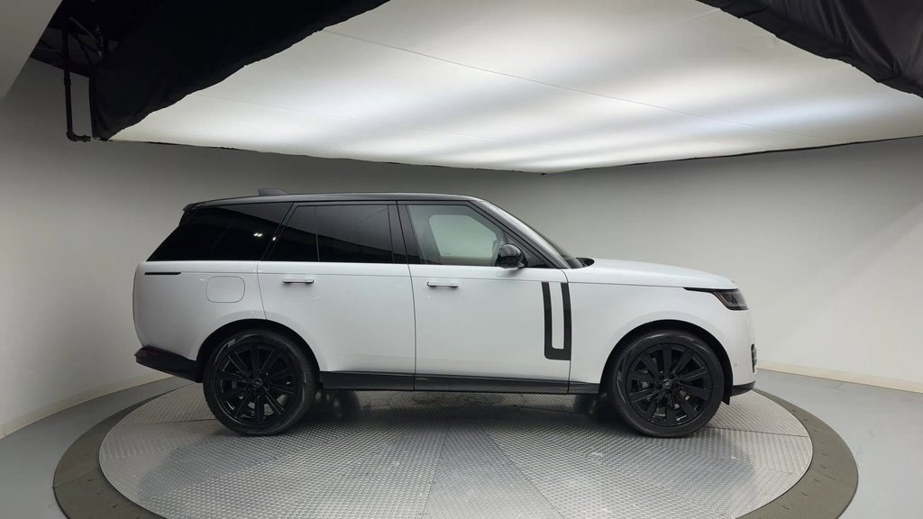 Used 2023 Land Rover Range Rover SE AWD/4WD image 9