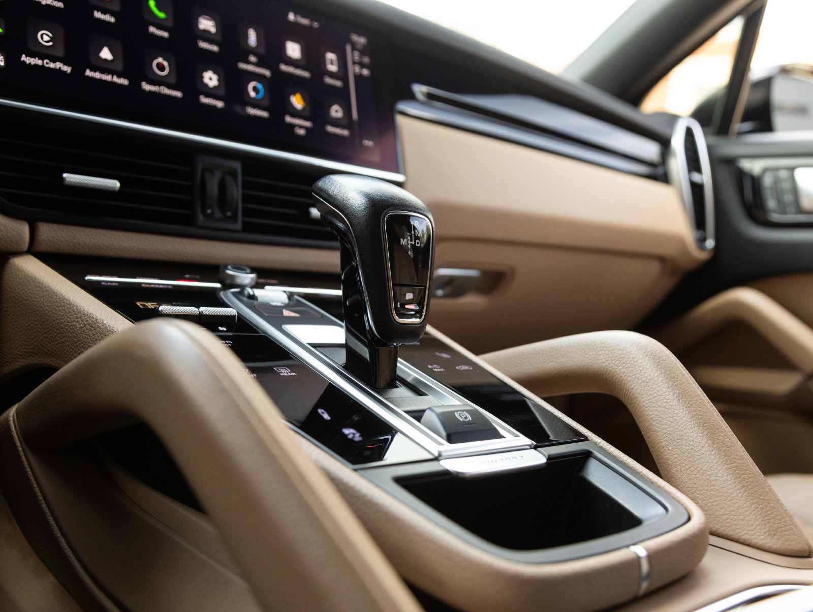 Certified 2023 Porsche Cayenne Coupe AWD/4WD image 27