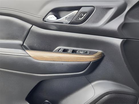 Used 2019 GMC Acadia SLE FWD image 20